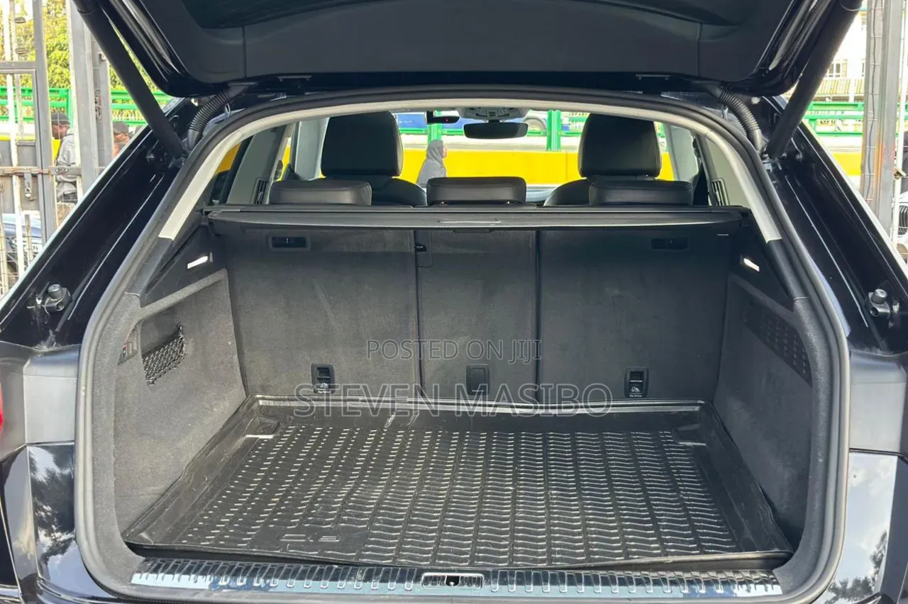 Audi Q8 3.0T Premium AWD quattro 2019 Black