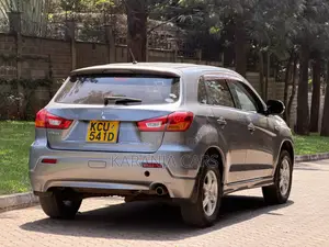 Mitsubishi Outlander 2012