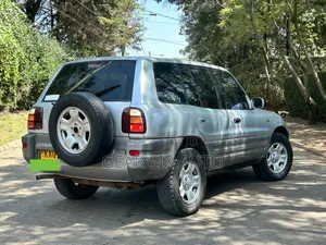 Toyota RAV4 Automatic 2000 Silver