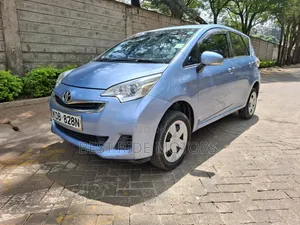 Toyota Ractis 1.3 FWD 2014 Blue