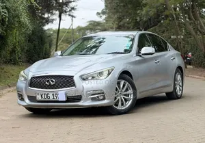Nissan Skyline 2014 Silver