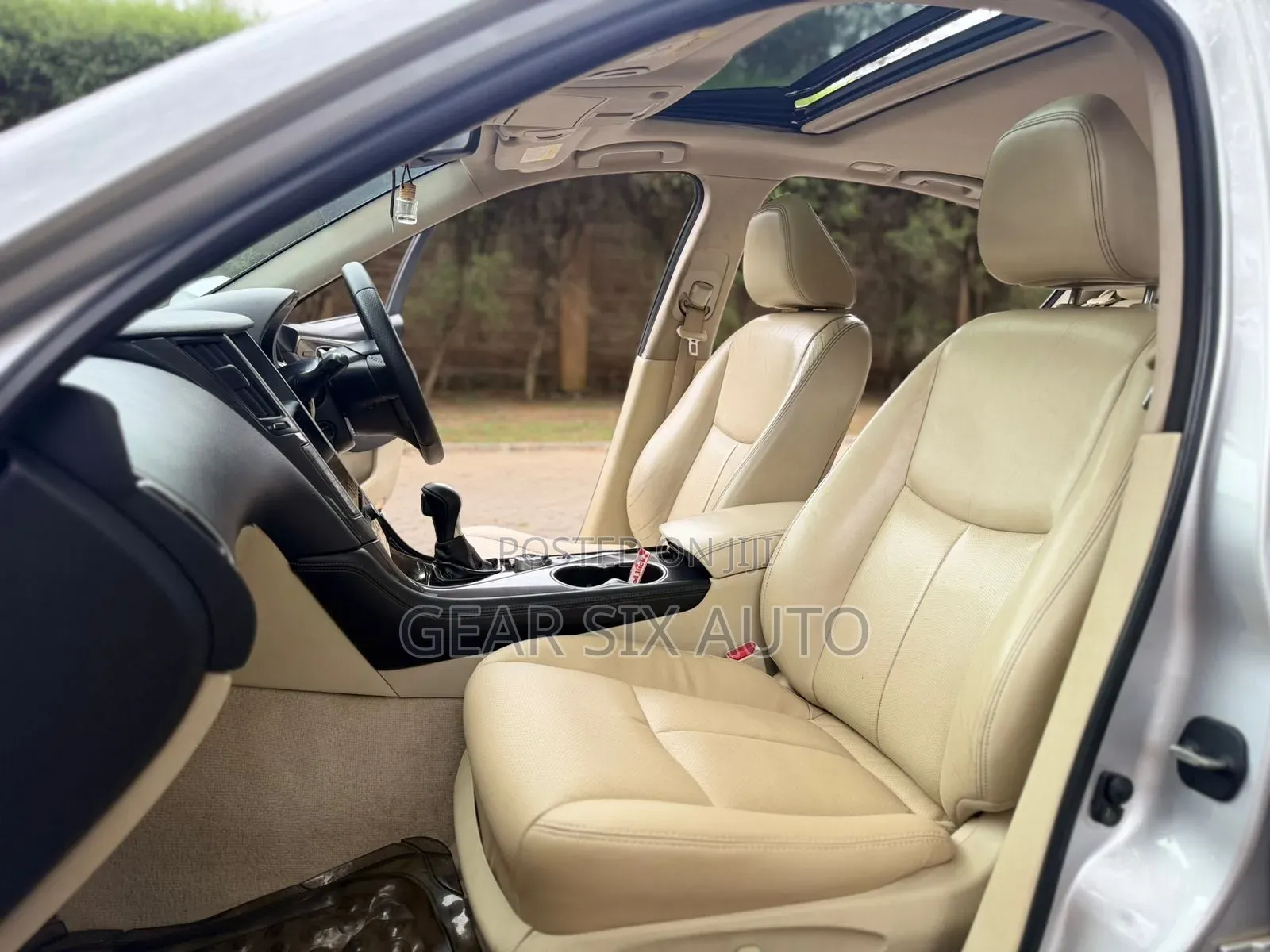 Nissan Skyline 2014 Silver