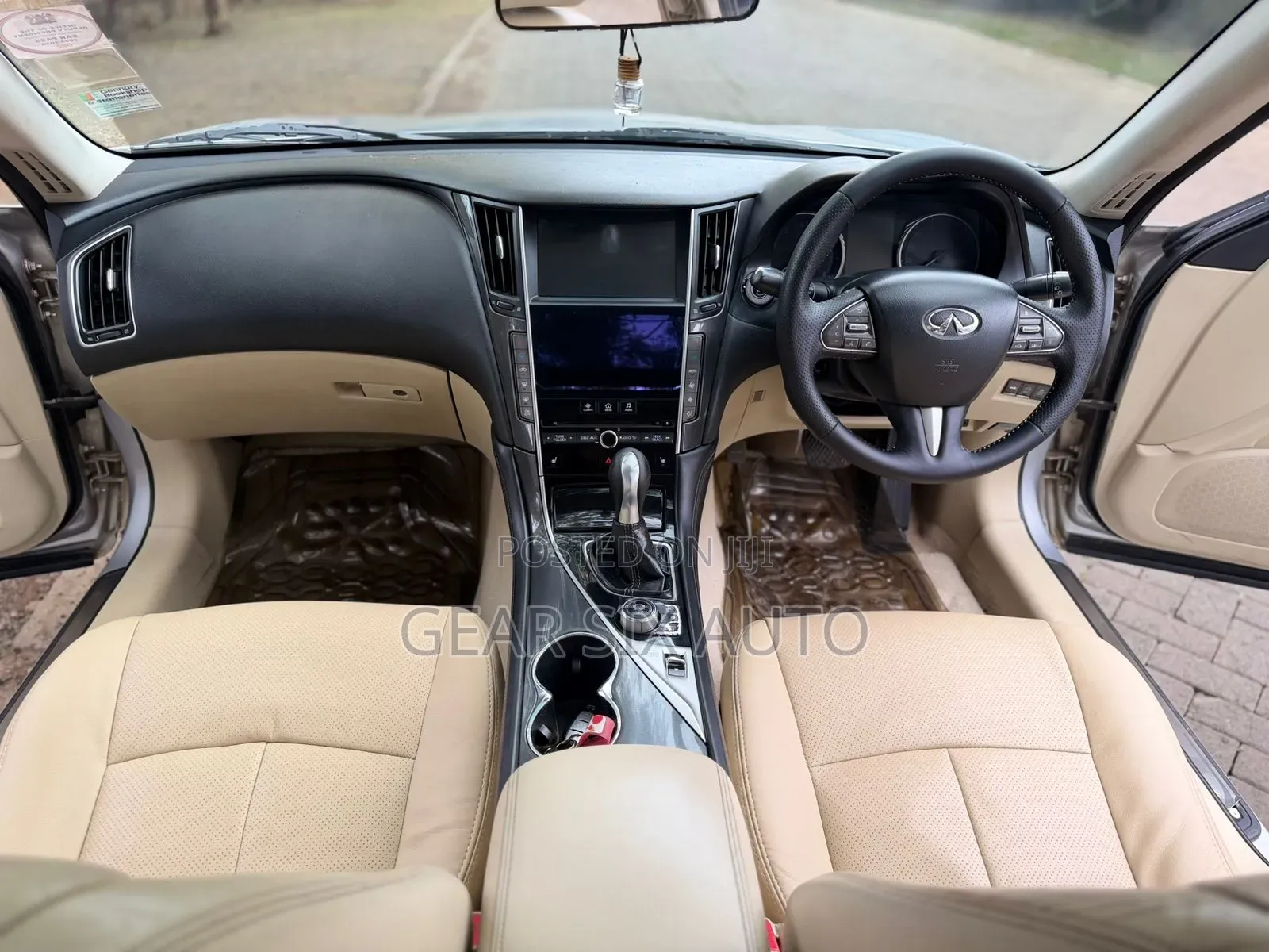 Nissan Skyline 2014 Silver