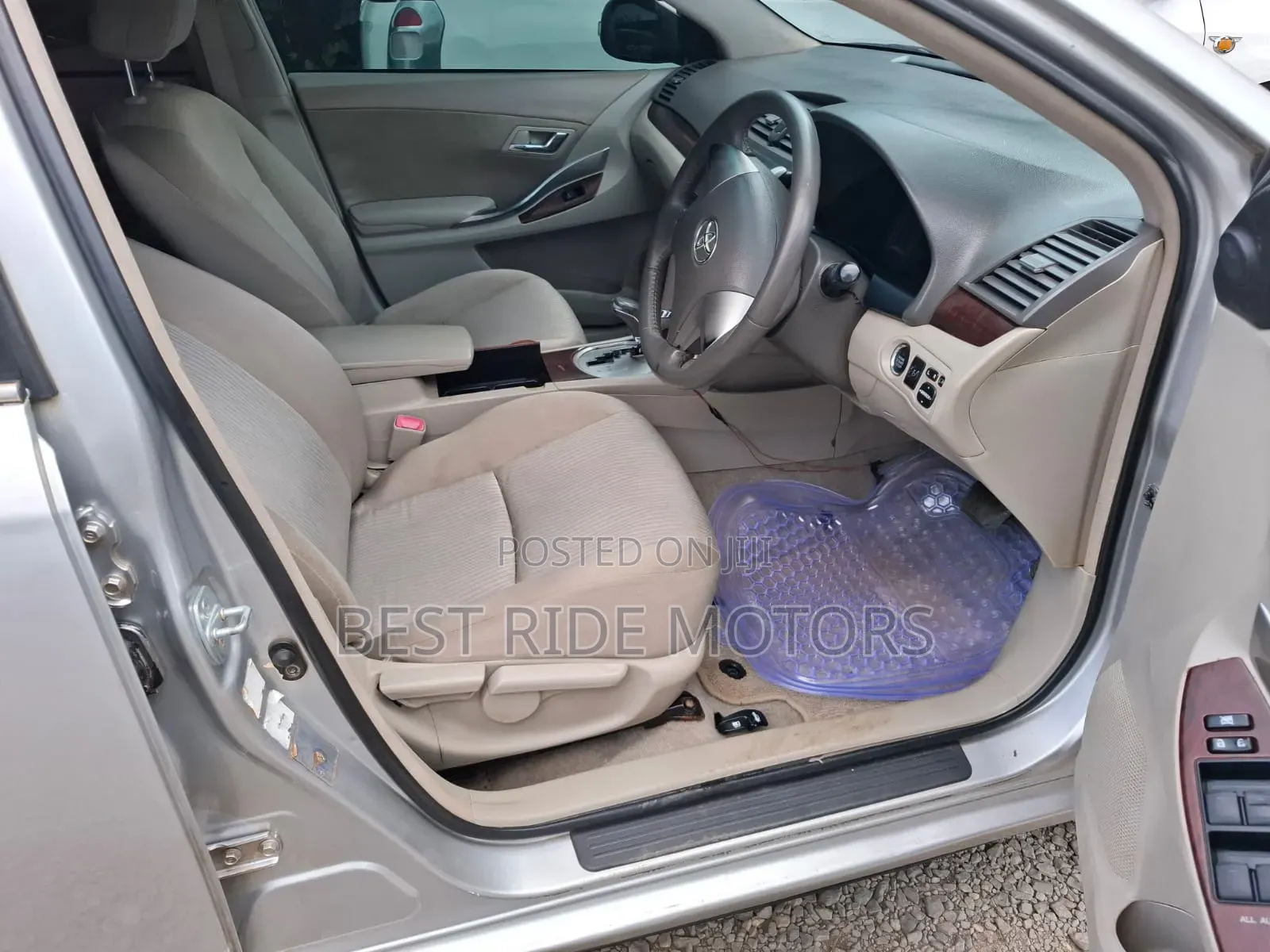 Toyota Premio 1.8 AWD 2012 Silver