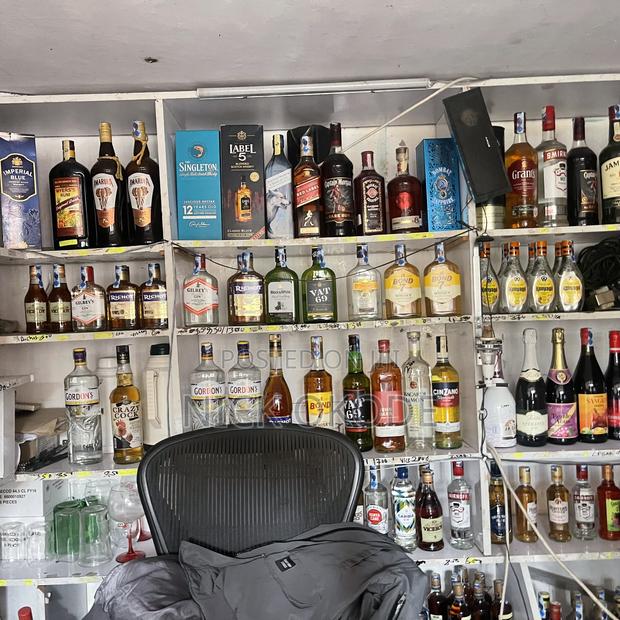 Wines And Spirits/ Small Bar - thumbnail 4