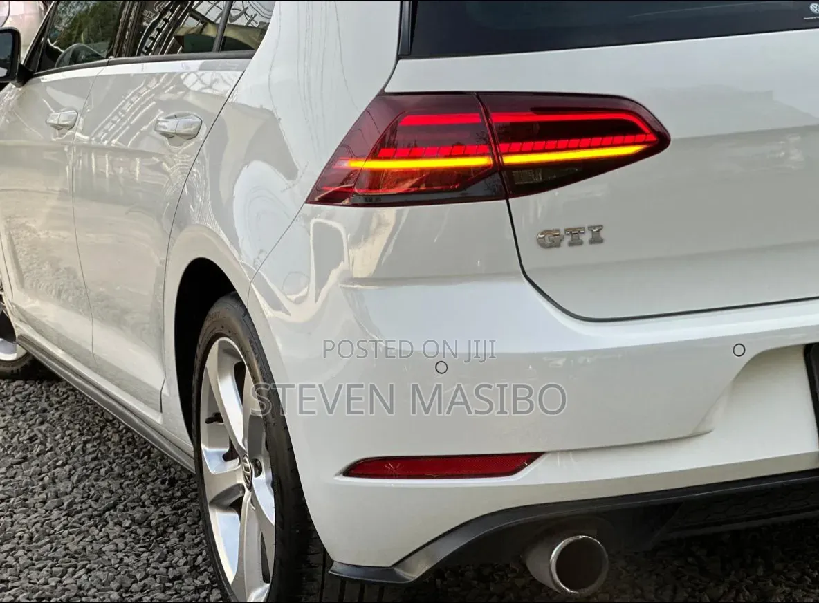 Volkswagen Golf GTI 2018 White