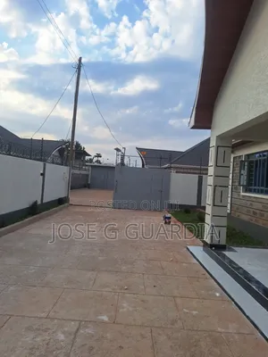 3bdrm House in Kagaa Estate, Township G for sale