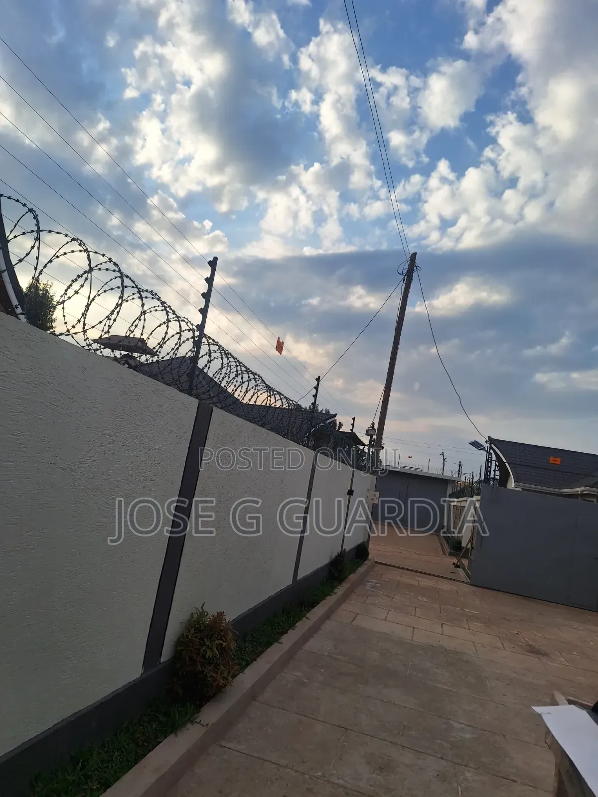 3bdrm House in Kagaa Estate, Township G for sale