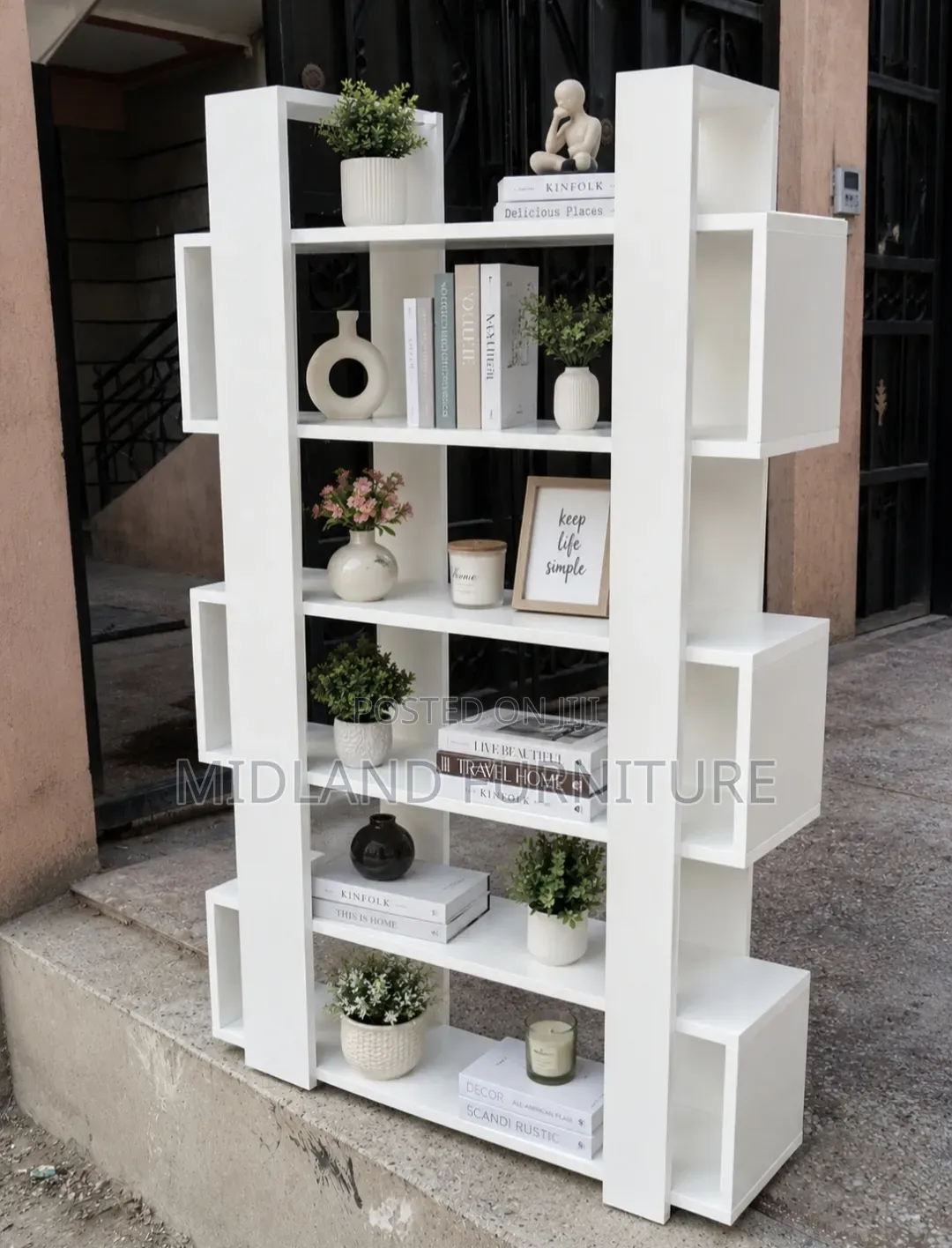 Bookshelf / Display Shelf