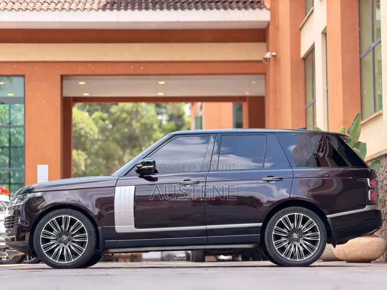 Land Rover Range Rover Vogue 2020 Brown