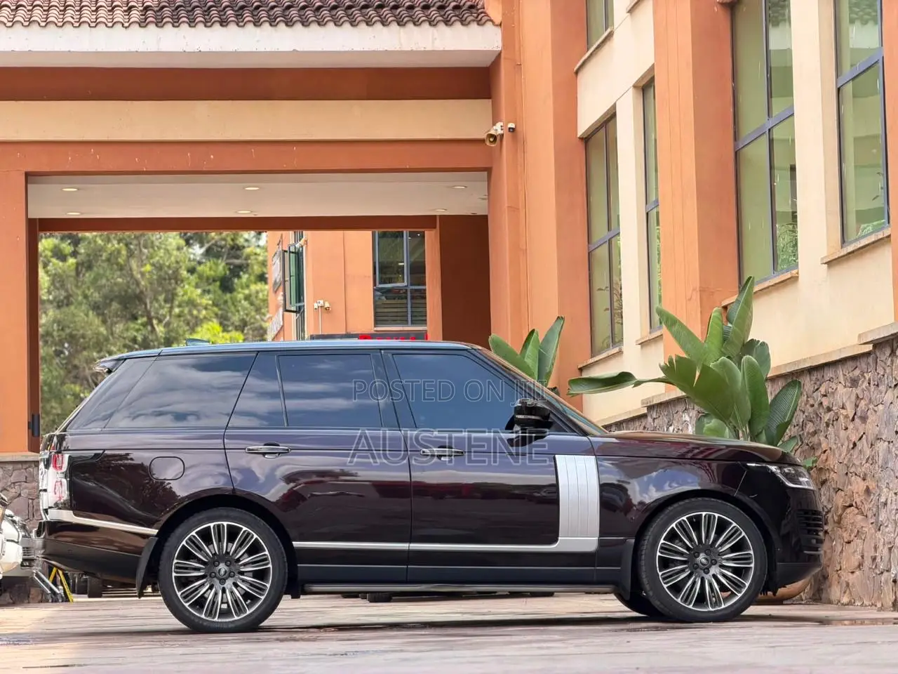 Land Rover Range Rover Vogue 2020 Brown