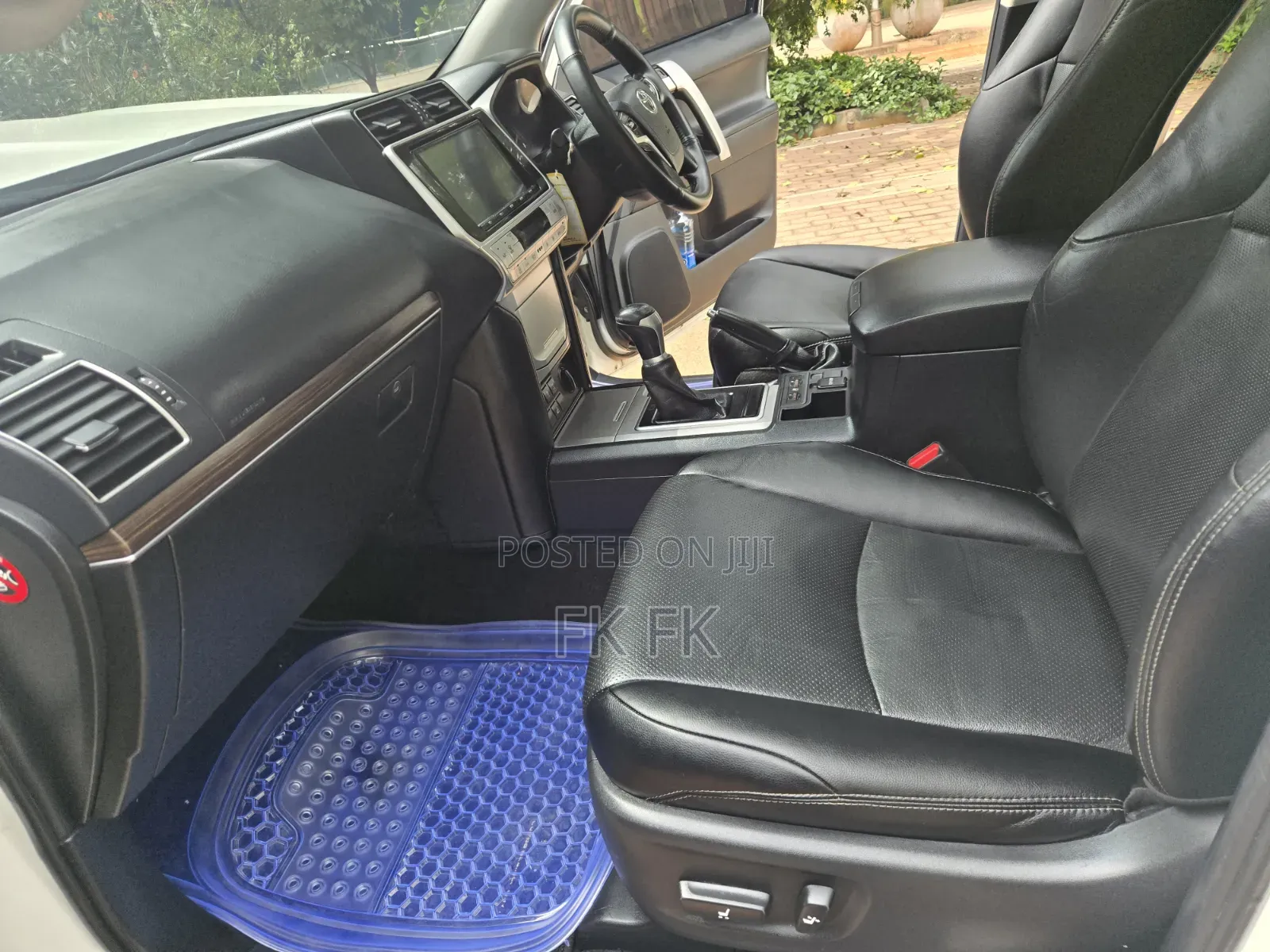 Toyota Land Cruiser Prado 2018 Pearl