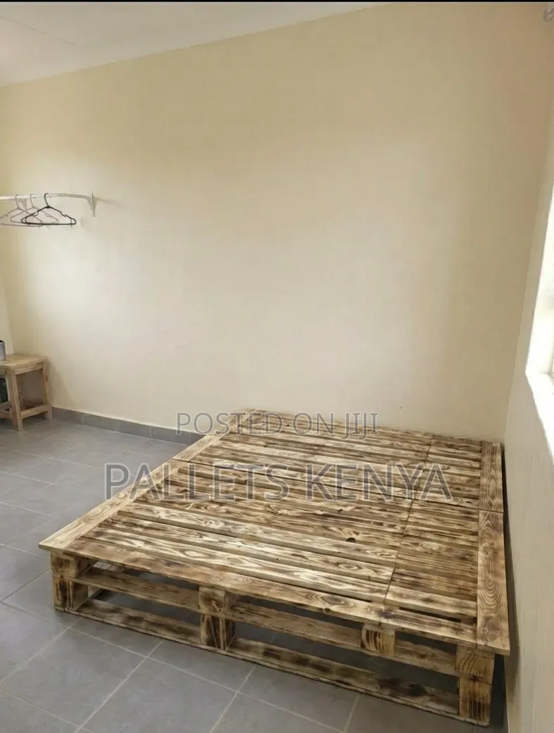 Clean 5×6 Pallet Bed Frame – Clean Finish, Very Strong