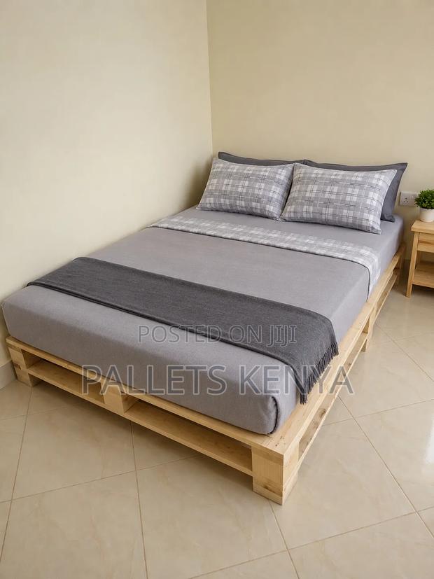 Budget-Friendly 4×6 Pallet Bed.Dfgg - main view