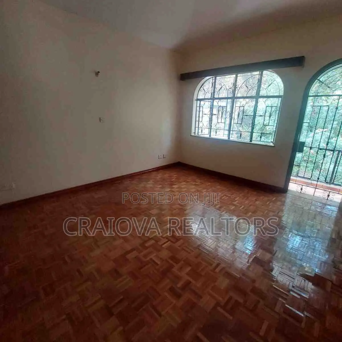 5bdrm Townhouse/Terrace in Riverside Drive for sale