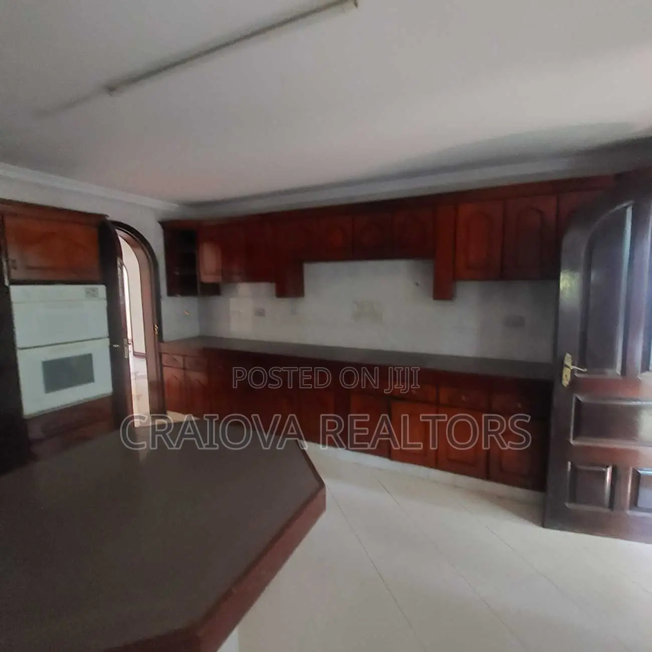 5bdrm Townhouse/Terrace in Riverside Drive for sale