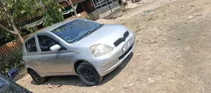 Toyota Vitz 2001 Silver