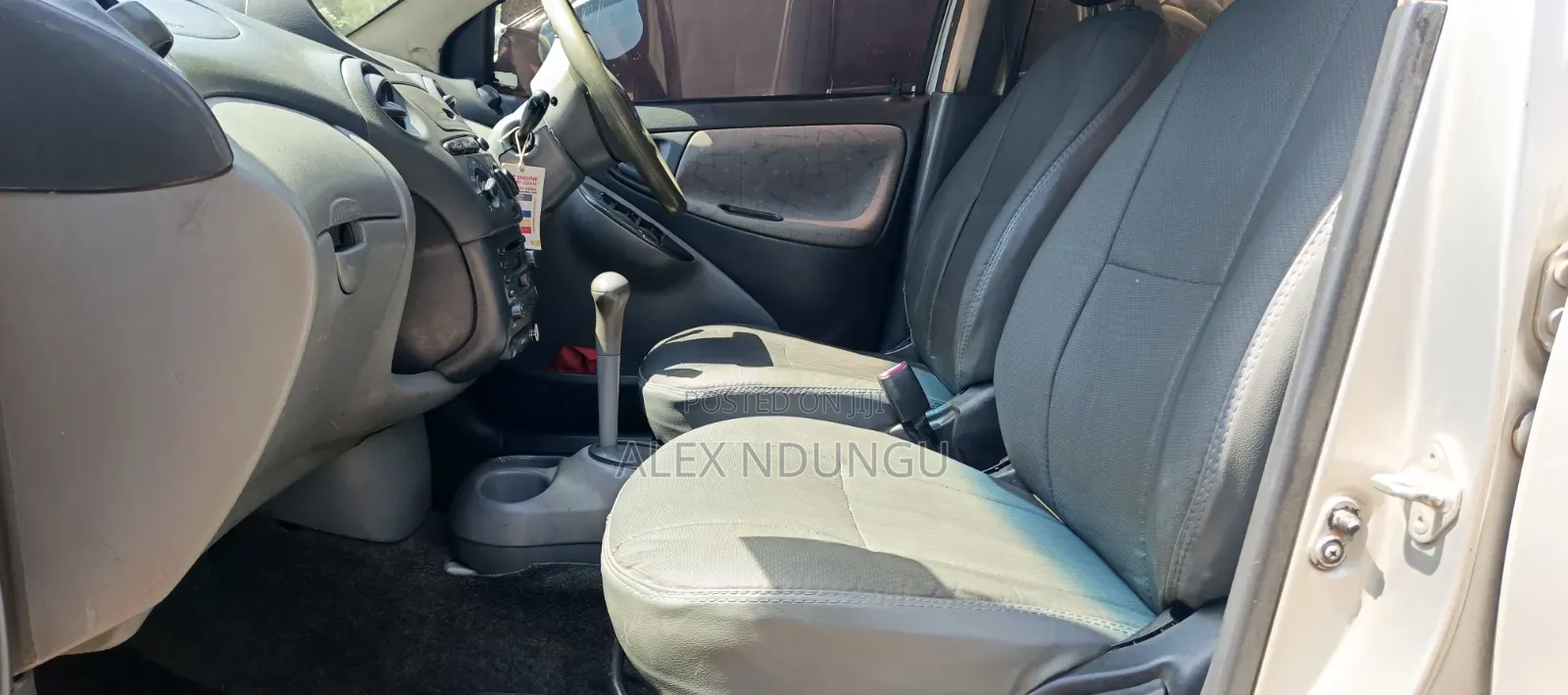 Toyota Vitz 2001 Silver