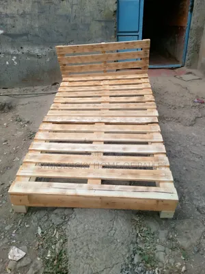 4*6 Pallet Bed. Finly Raised Blazed Pallet