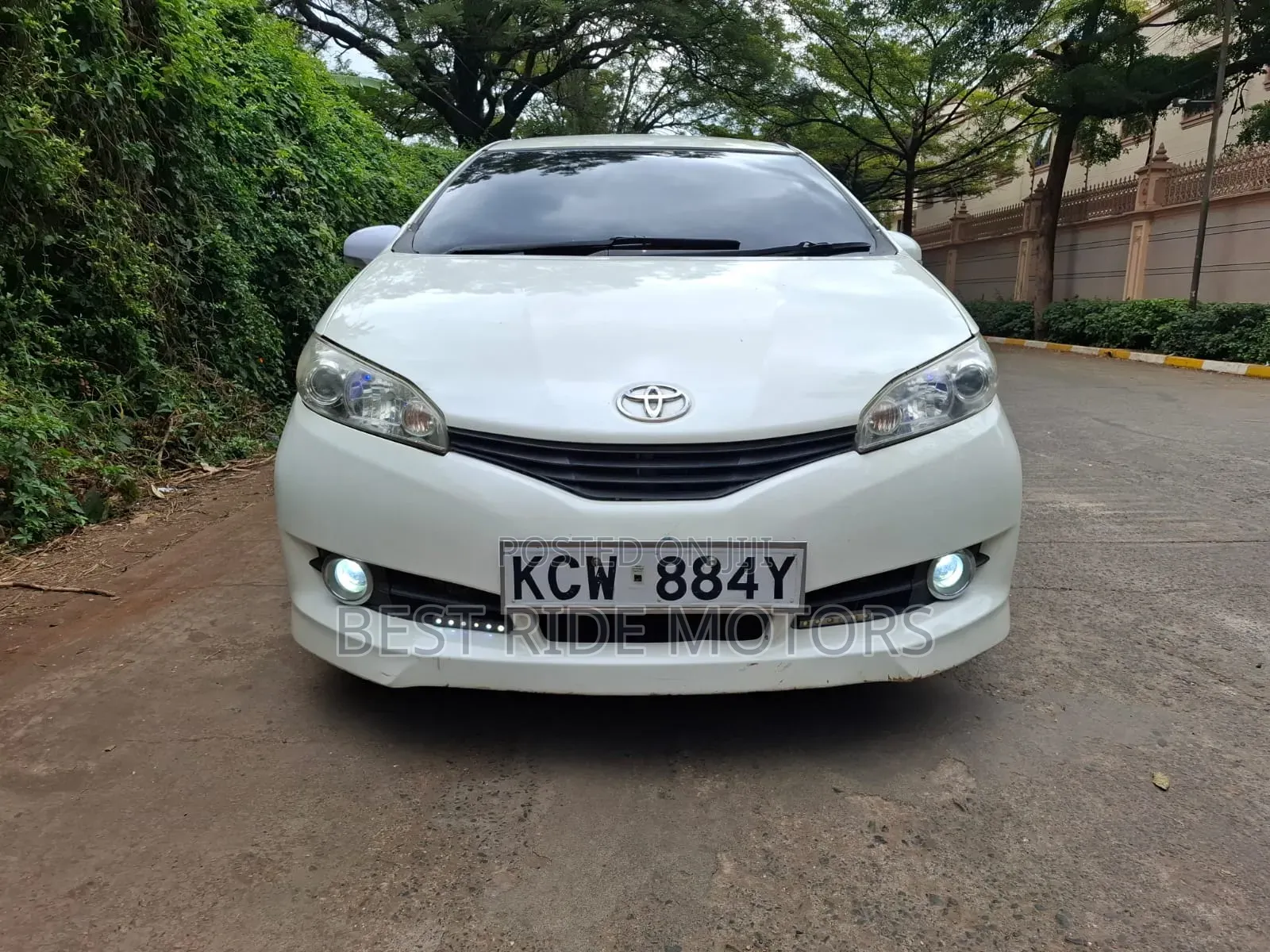 Toyota Wish 2013 White