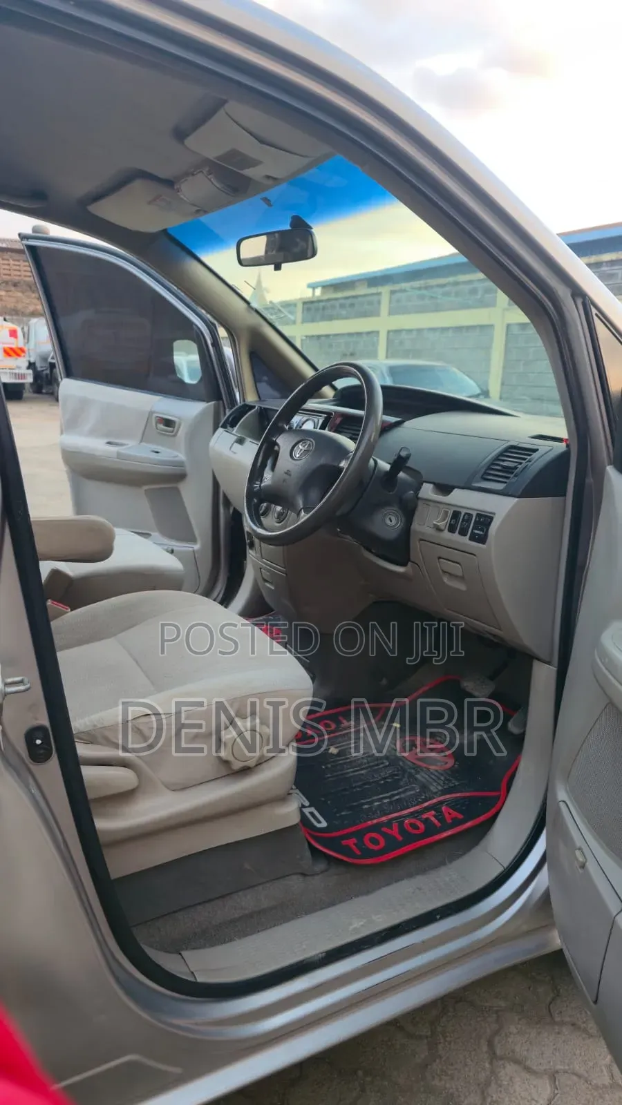 Toyota Noah 2005 Gray