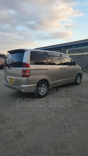 Toyota Noah 2005 Gray