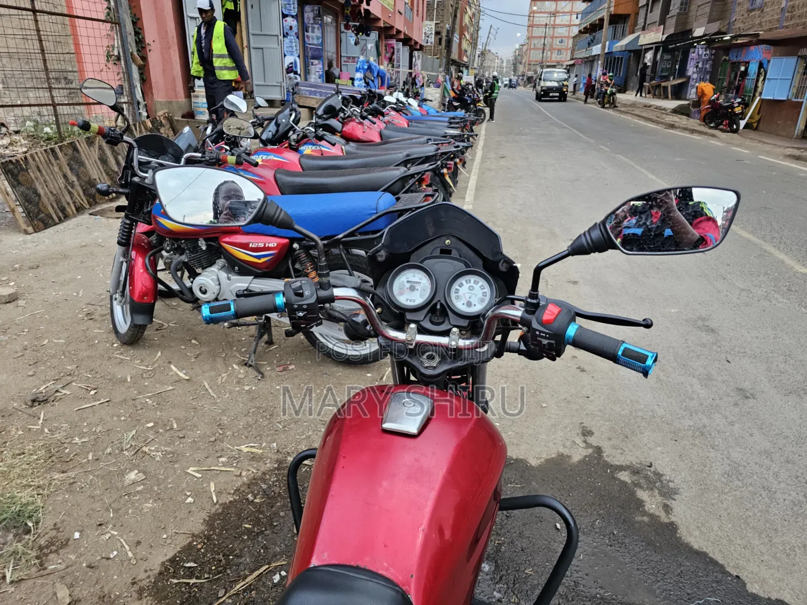 TVS HLX Plus ES 2022 Red