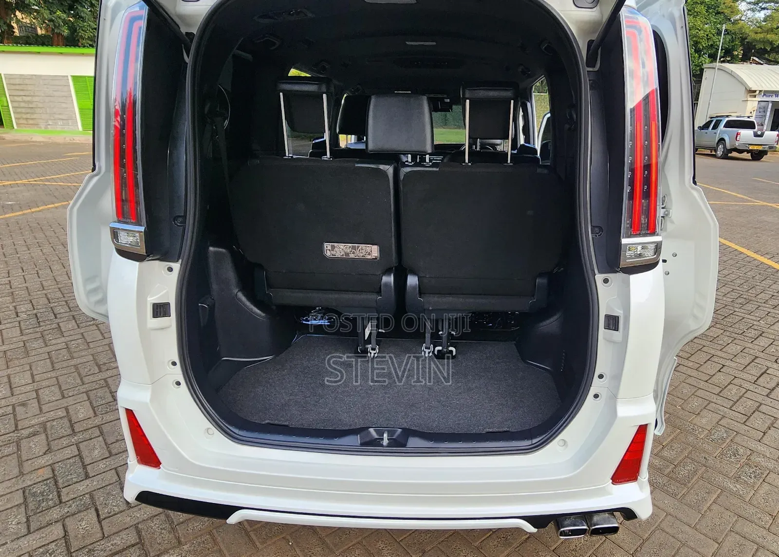 Toyota Noah 2018 White