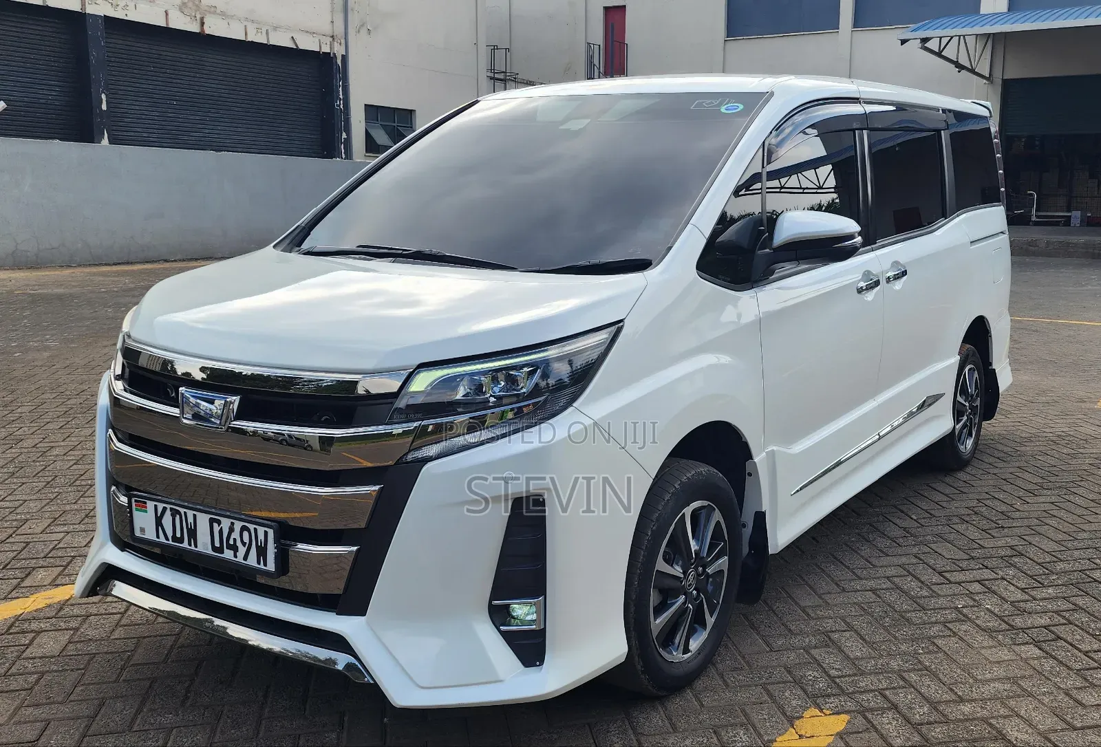 Toyota Noah 2018 White