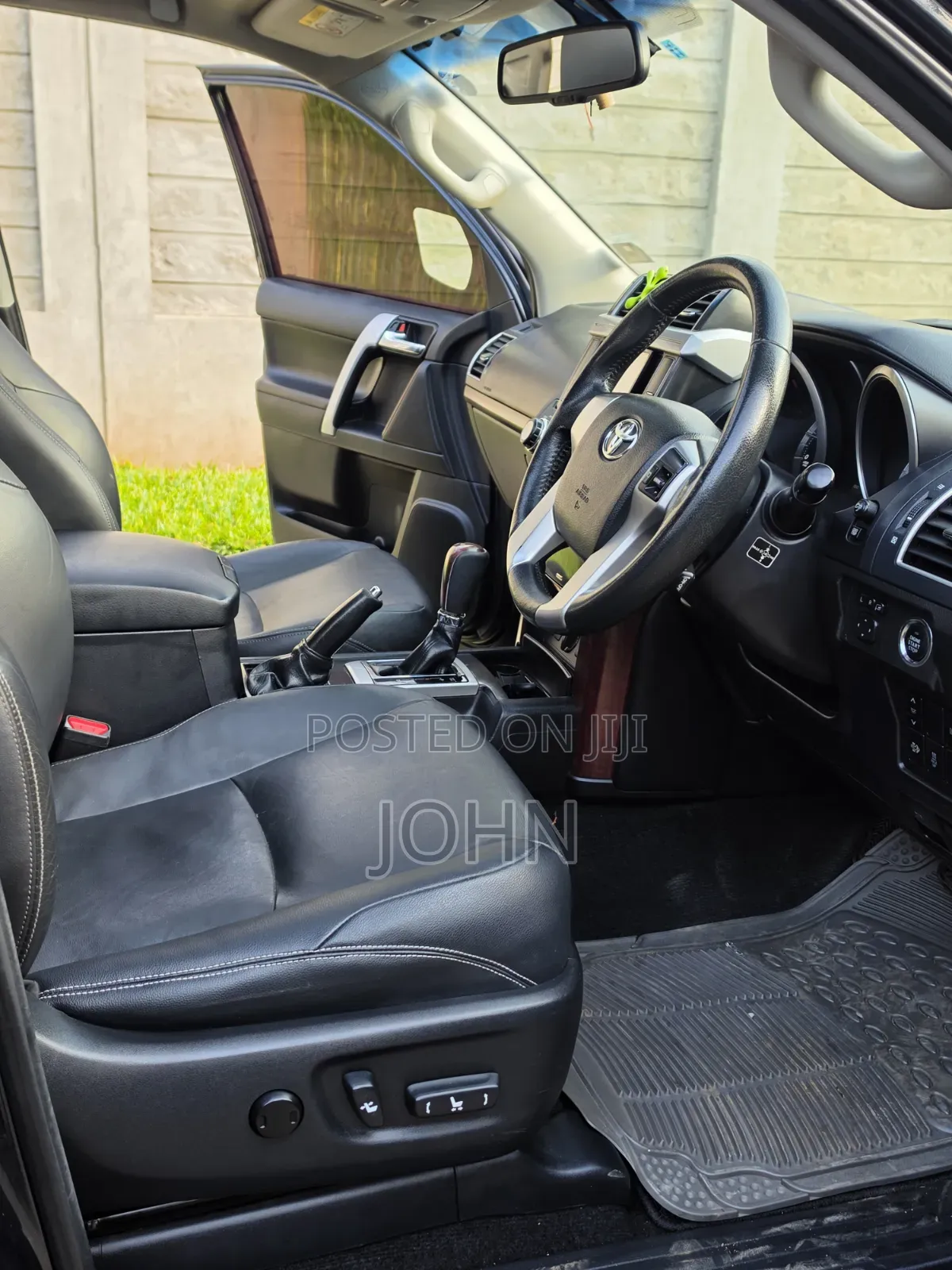 Toyota Land Cruiser Prado 2016 Black