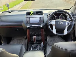 Toyota Land Cruiser Prado 2016 Black