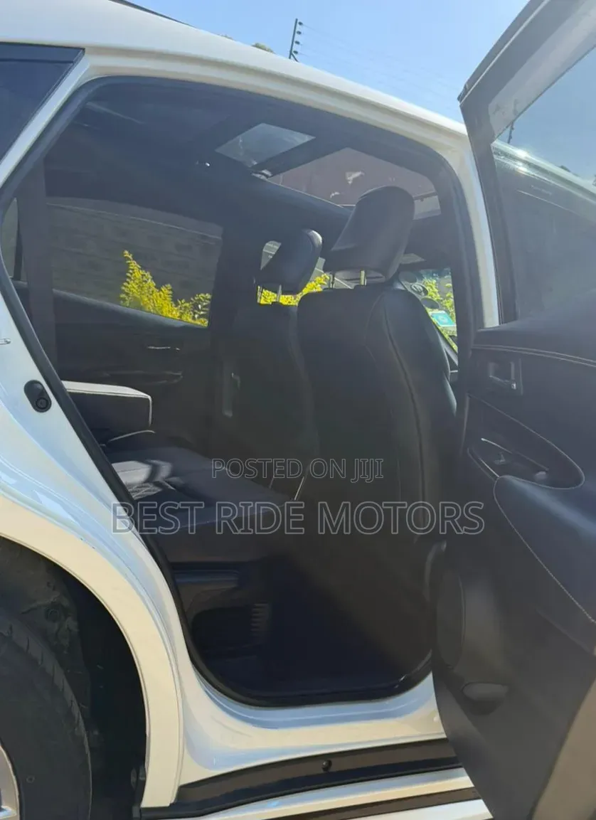 Toyota Harrier 2.0 2016 White