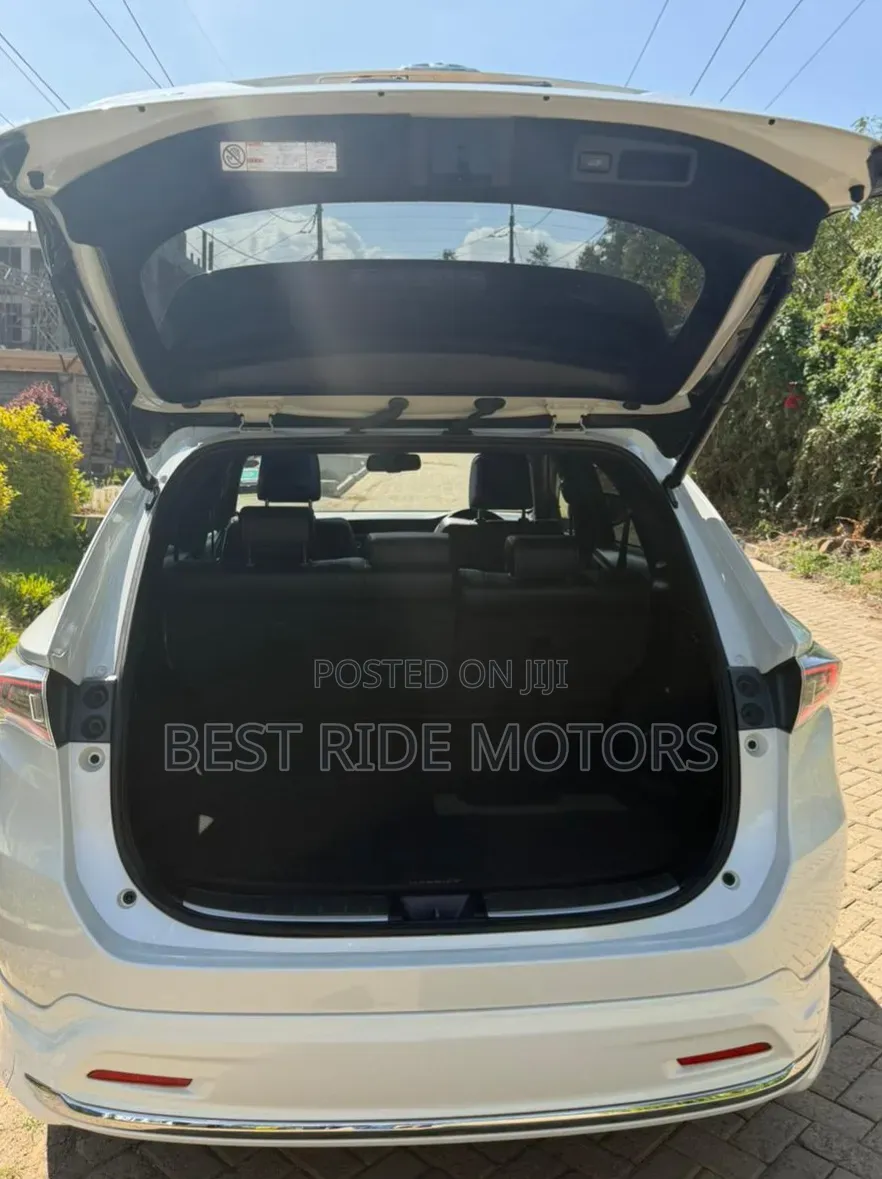 Toyota Harrier 2.0 2016 White