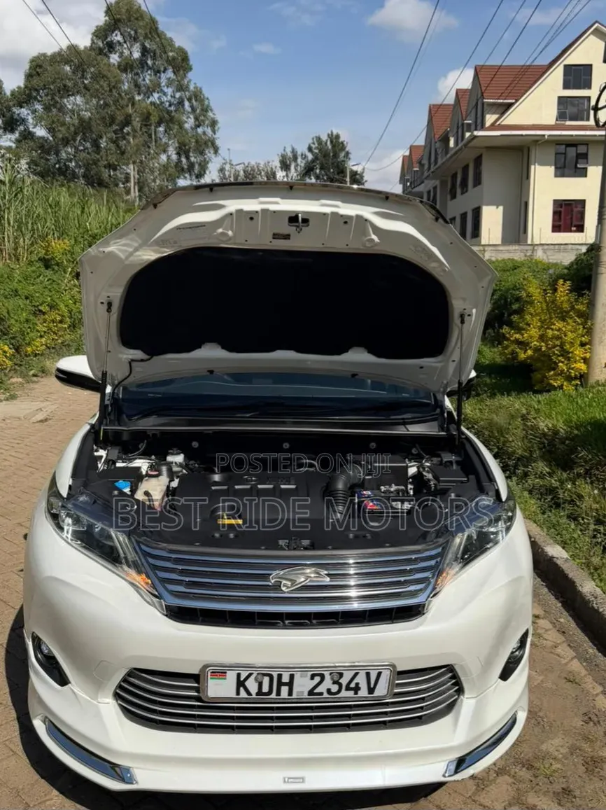 Toyota Harrier 2.0 2016 White