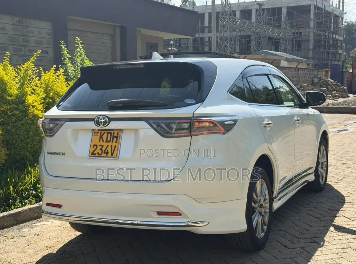 Toyota Harrier 2.0 2016 White