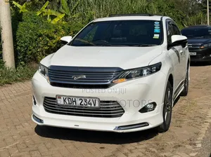 Toyota Harrier 2.0 2016 White