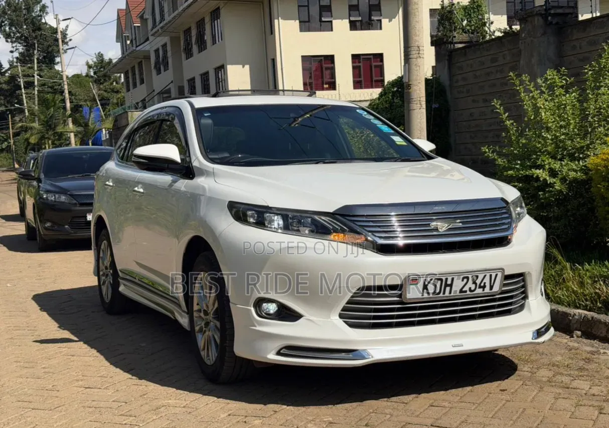 Toyota Harrier 2.0 2016 White