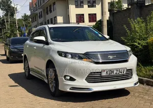 Toyota Harrier 2.0 2016 White