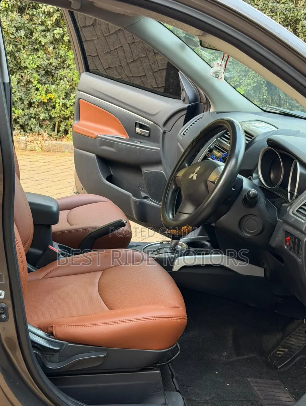 Mitsubishi RVR 2010 Brown