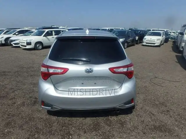 Toyota Vitz 1.0 FWD 5dr 2019 Silver