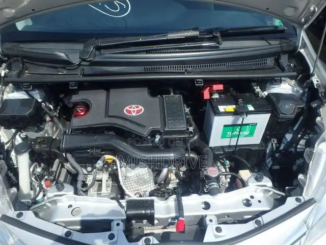 Toyota Vitz 1.0 FWD 5dr 2019 Silver
