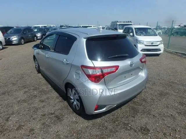 Toyota Vitz 1.0 FWD 5dr 2019 Silver