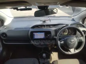 Toyota Vitz 1.0 FWD 5dr 2019 White