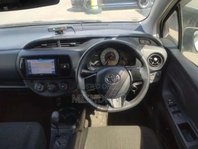 Toyota Vitz 1.0 FWD 5dr 2019 White