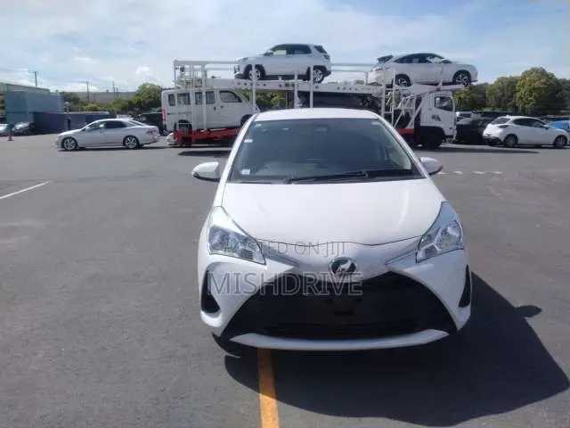 Toyota Vitz 1.0 FWD 5dr 2019 White