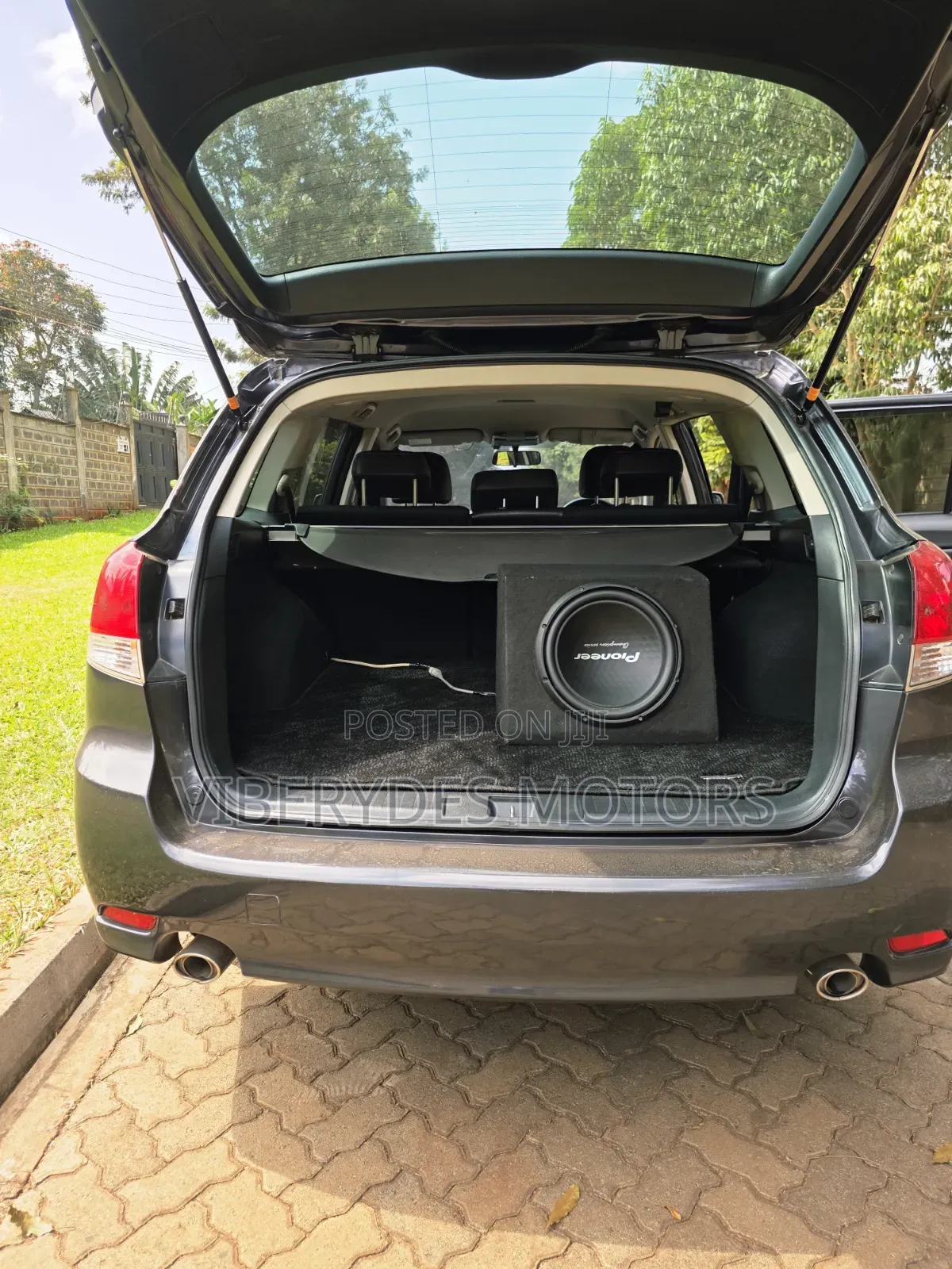 Subaru Legacy 2011