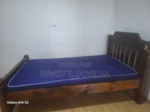 Beautiful Wooden 3.5ft×6 Bed in Good Condition
