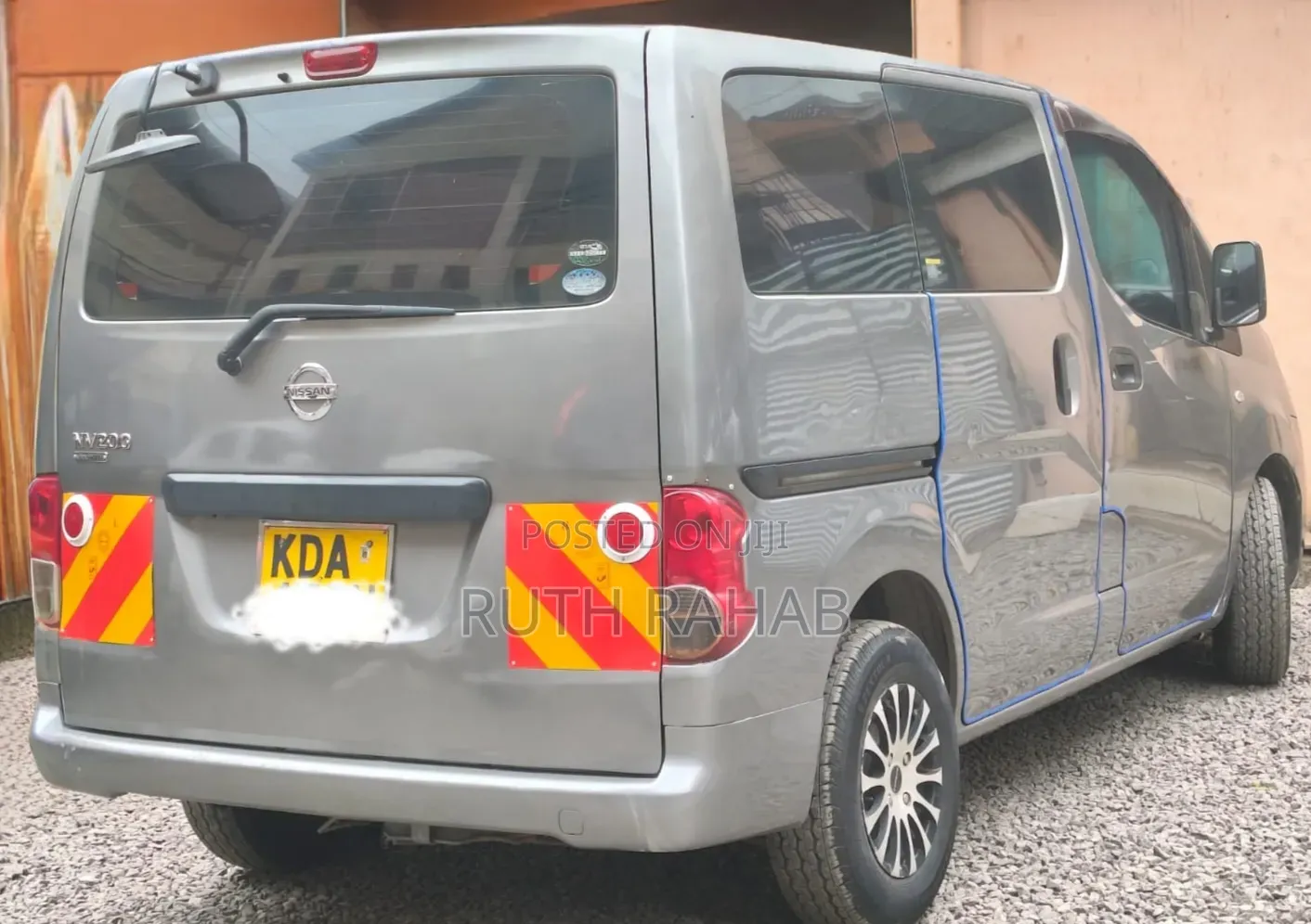 Nissan NP300 2012 Gray