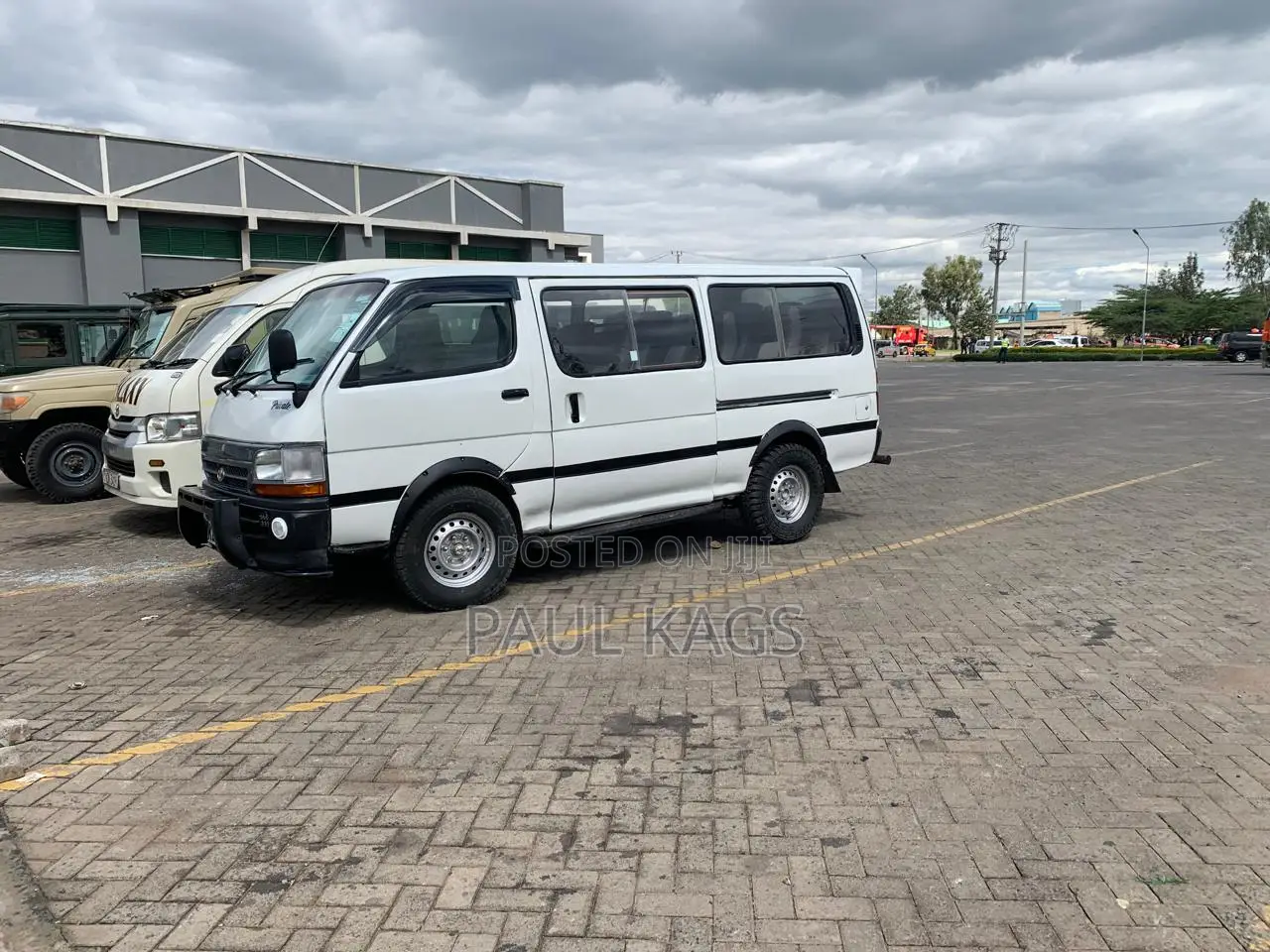 Toyota HiAce 2001 White