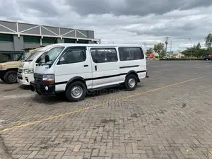 Toyota HiAce 2001 White